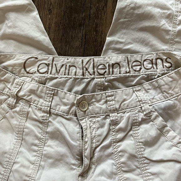 Calvin Klein White Cargo Style Pants - Picture 2 of 4